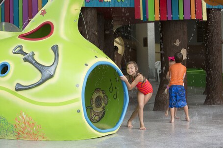 Crown Reef Beach Resort and Waterpark - Image 60