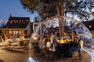 2 restaurants, breakfast, lunch, dinner served; American cuisine