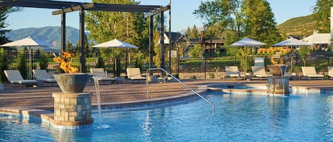 5 piscines extérieures, tentes de plage, parasols de plage