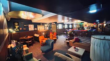 2 bar/lounge, piano bar, cocktail bar