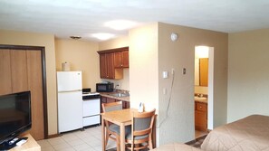 Fridge, microwave