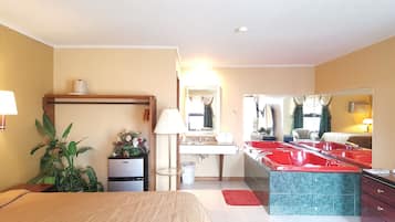 Deluxe Room, 1 King Bed | Iron/ironing board, free WiFi, bed sheets, alarm clocks