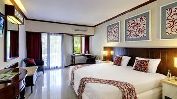 Phòng Deluxe (Special 20% OFF on Waterbom Bali) | Bộ đồ giường cao cấp, két bảo mật tại phòng, bàn