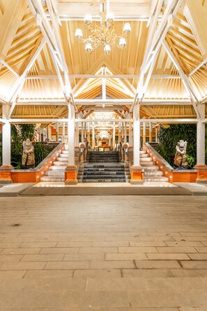 Property entrance - Bali Garden Beach Resort (Kuta)