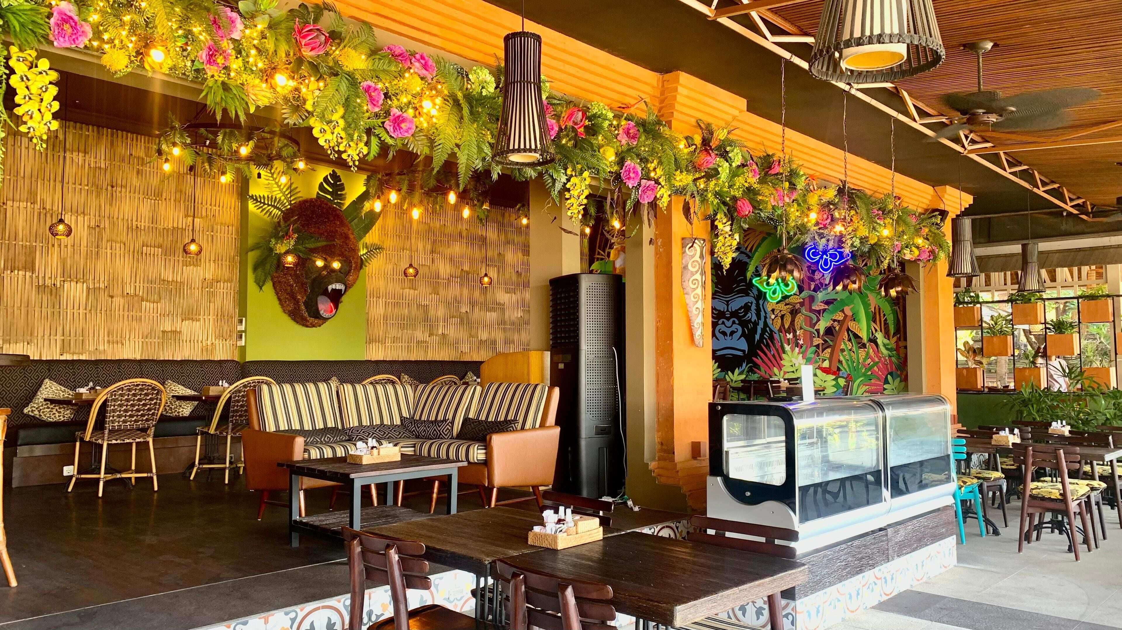 7 restaurants, lunch, dinner served; mediterranean cuisine