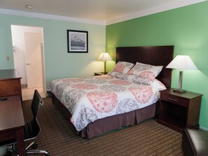 Standard Room, 1 King Bed | Desk, iron/ironing board, free cribs/infant beds, free rollaway beds - Sweet Home Inn (Sweet Home)