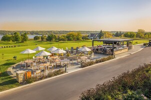 5 间餐厅，供应早餐、午餐和晚餐，烤肉