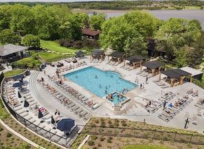 Indoor pool, seasonal outdoor pool, pool loungers