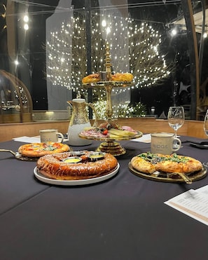 Abendessen, Pizza, Blick auf den Garten