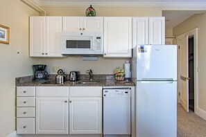 Efficiency Room, Double Size Wall Bed  | Private kitchenette | Fridge, microwave, coffee/tea maker