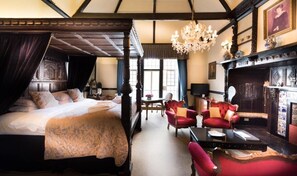 Decoración personalizada, muebles diferentes y escritorio