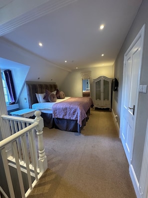Executive Suite, Ensuite