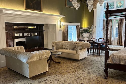 Presidential Suite, Ensuite, Garden View | Individually decorated, individually furnished, desk, iron/ironing board