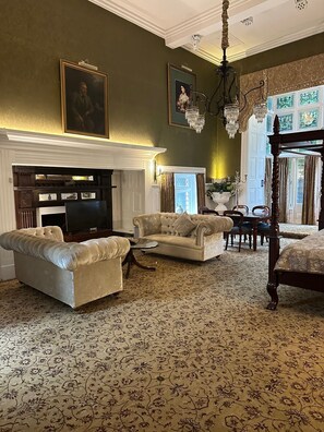 Presidential Suite, Ensuite, Garden View