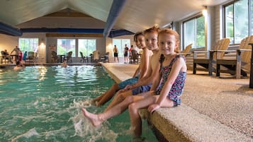 Inomhuspool och 2 utomhuspooler