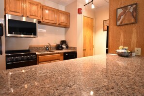 Room | Private kitchen | Fridge, microwave, coffee/tea maker