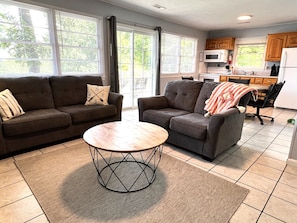 Cottage (5), 2 Bedrooms, Lake View, Lakeside | Living area