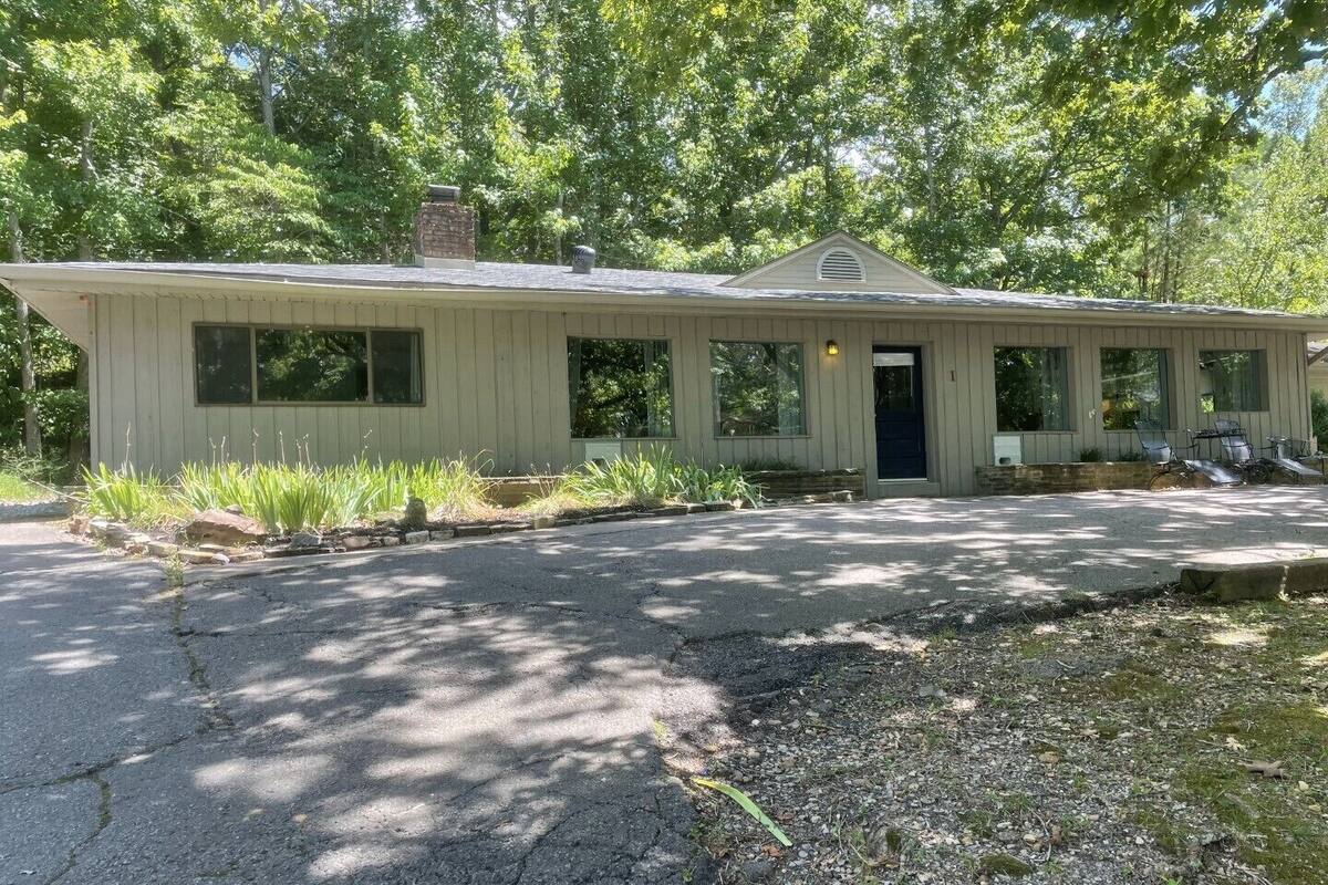 Family House (1), 4 Bedrooms, 2 Bathrooms, Lake View | Terrace/patio