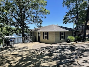 Panoramic Cottage (3), 2 Bedrooms, Lake View, Lakeside | Terrace/patio - The Villas at Marker 48 (Murray)