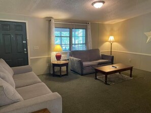 Family Mobile Home (11), 3 Bedrooms, Pool View, Partial Lake View
