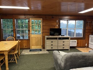 Cottage (9), Lake View | Living area | TV