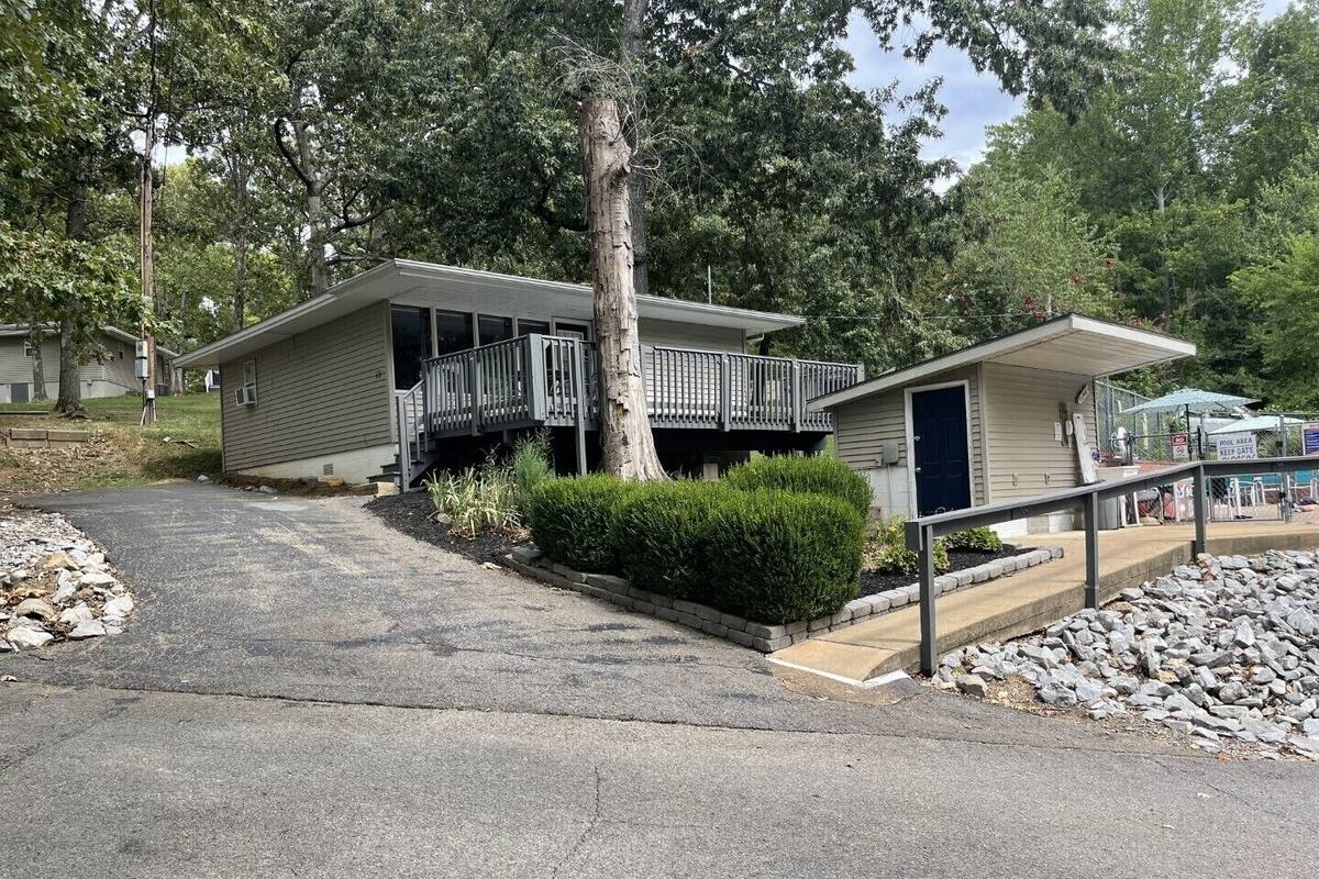 Family Cottage (10), 2 Bedrooms, Pool Access | Terrace/patio