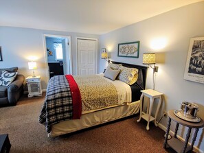 Chautauqua Room | Iron/ironing board, free WiFi, bed sheets