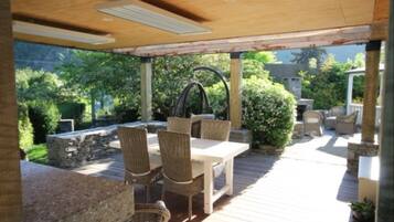 Tempat makan outdoor