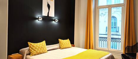 Superior kamer, 1 twee- of 2 eenpersoonsbedden | Select Comfort-bedden, een kluis op de kamer, een bureau