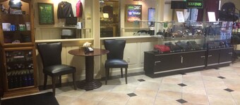 Midnight Rose & McGills Hotel & Casino