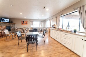 Breakfast area