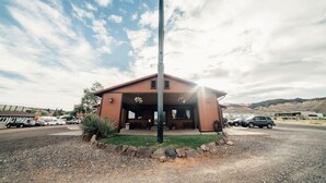 Unclassified image, 5 of 59, button - Red Ledges Inn (Tropic)