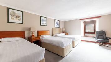 Family Double Room | Free WiFi, bed sheets