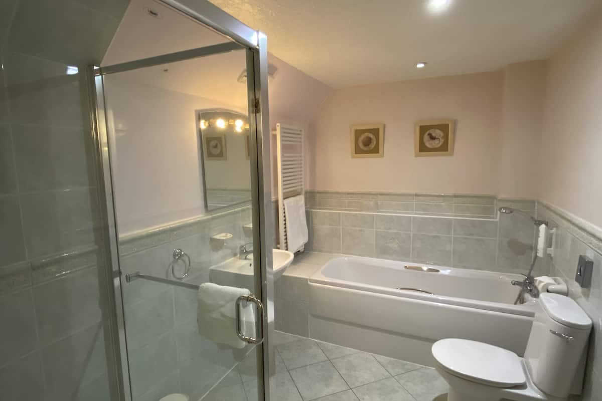 family double room | free wifi, bed sheets