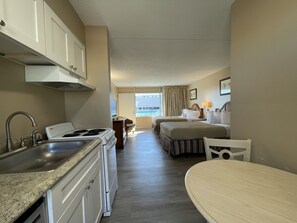 Standard Double Room, Kitchen, Resort View | Private kitchen | Fridge, microwave, coffee/tea maker - Polynesian Beach & Golf Resort (Myrtle Beach)