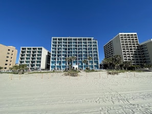 On the beach - Polynesian Beach & Golf Resort (Myrtle Beach)