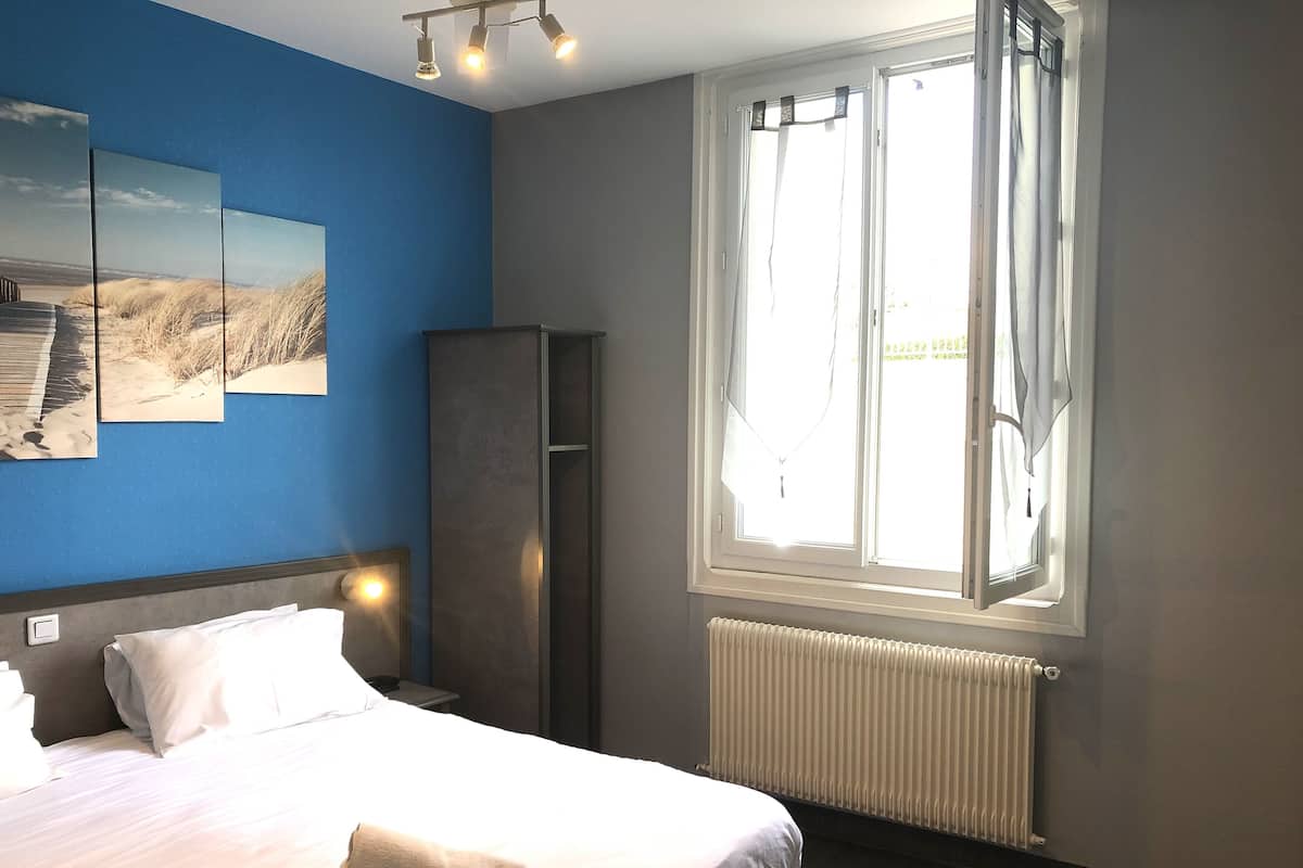 Select Comfort beds, in-room safe, individually decorated, desk