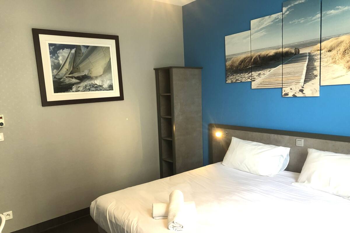 Select Comfort beds, in-room safe, individually decorated, desk