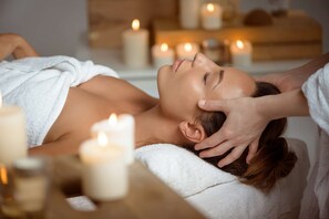 Couples treatment rooms, steam room, body treatments, prenatal massages