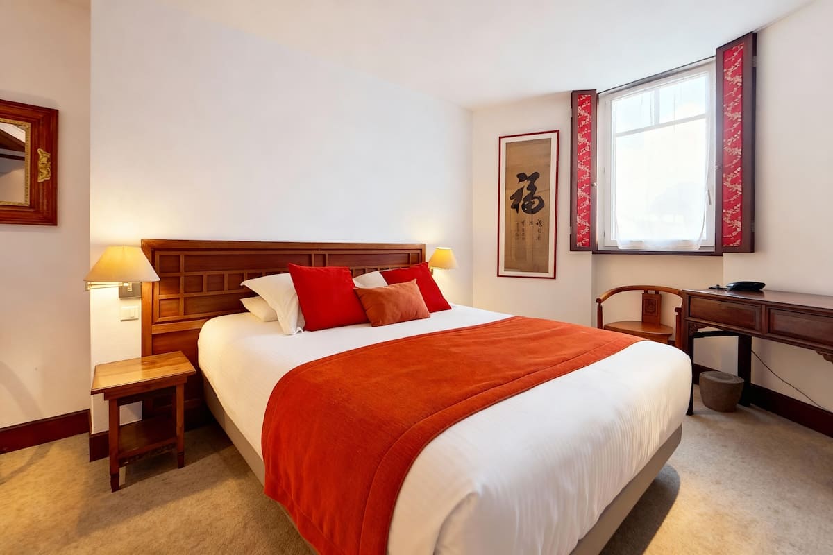 Standard Double Room (Street view) | Egyptian cotton sheets, memory foam beds, minibar, in-room safe