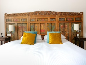 1 bedroom, Egyptian cotton sheets, memory-foam beds, minibar
