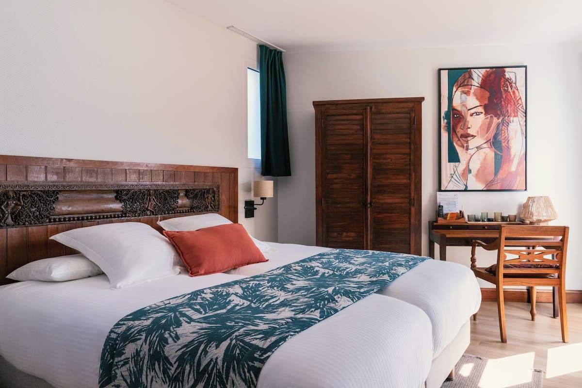 Prestige Twin Room with Private Garden | Egyptian cotton sheets, memory foam beds, minibar, in-room safe