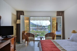 Minibar, in-room safe, desk, blackout curtains