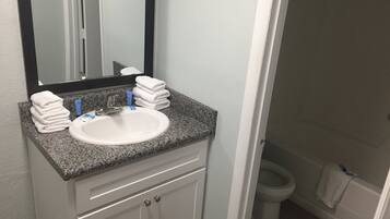 Duschwanne, Handtücher