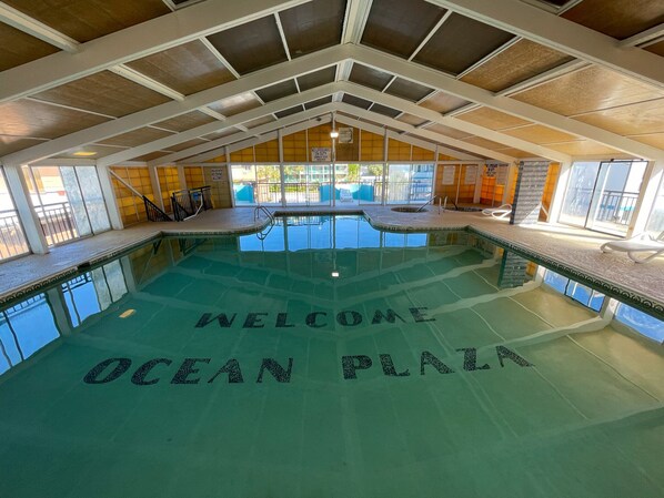 Piscina interna, piscina externa sazonal