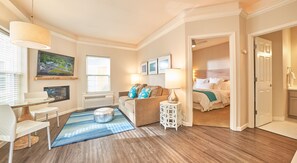 Room (Spa Bungalow) | Living area | Flat-screen TV, iPod dock - Lithia Springs Resort (Ashland)