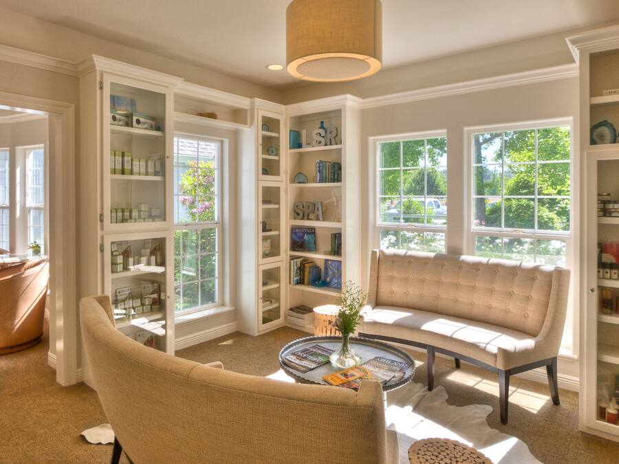 Body treatments, facials, 2 treatment rooms