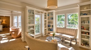 Body treatments, facials, 2 treatment rooms