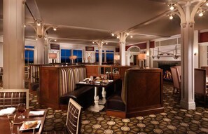 9 restaurantes, café da manhã, culinária americana