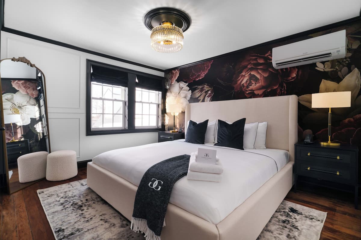 King Suite - Room 1 | Premium bedding, down duvets, pillow-top beds, individually decorated